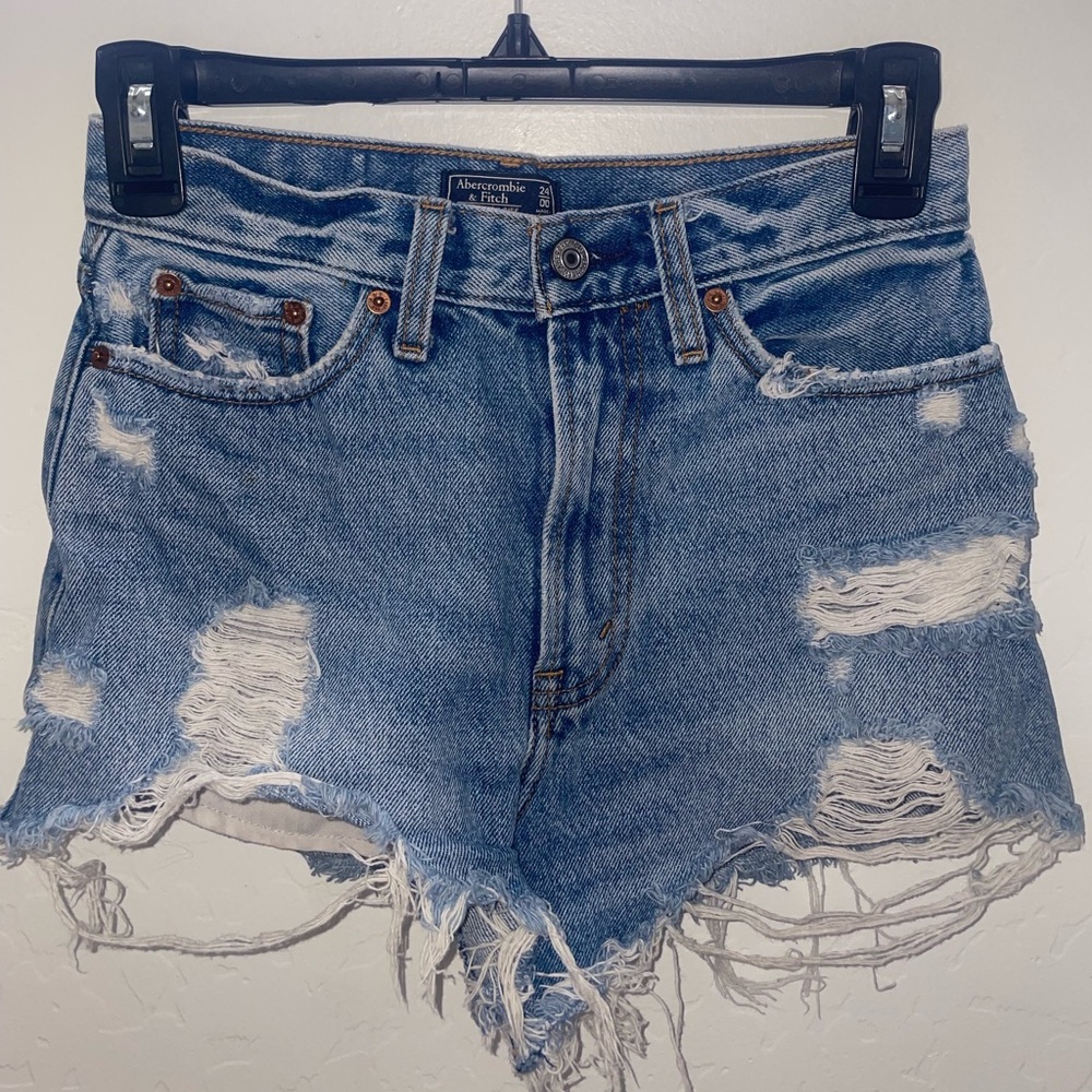Abercrombie and Fitch, high-rise short